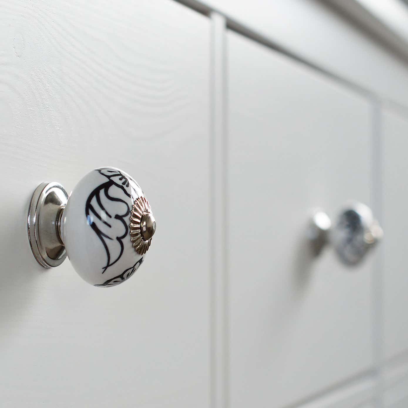 Set of 6 Nicola Spring Black Blooms Round Drawer Knobs