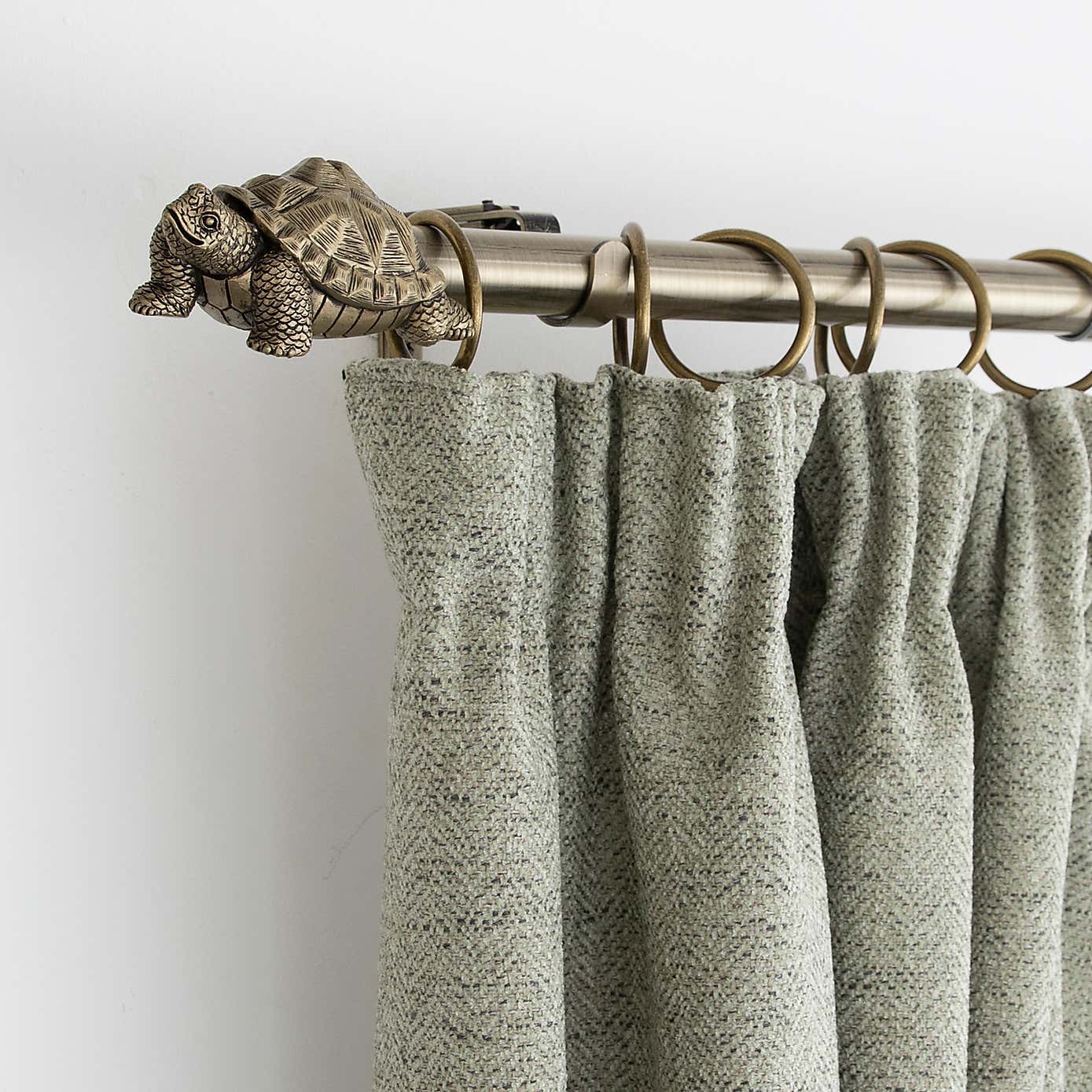 Tortoise Extendable Metal Eyelet Curtain Pole​