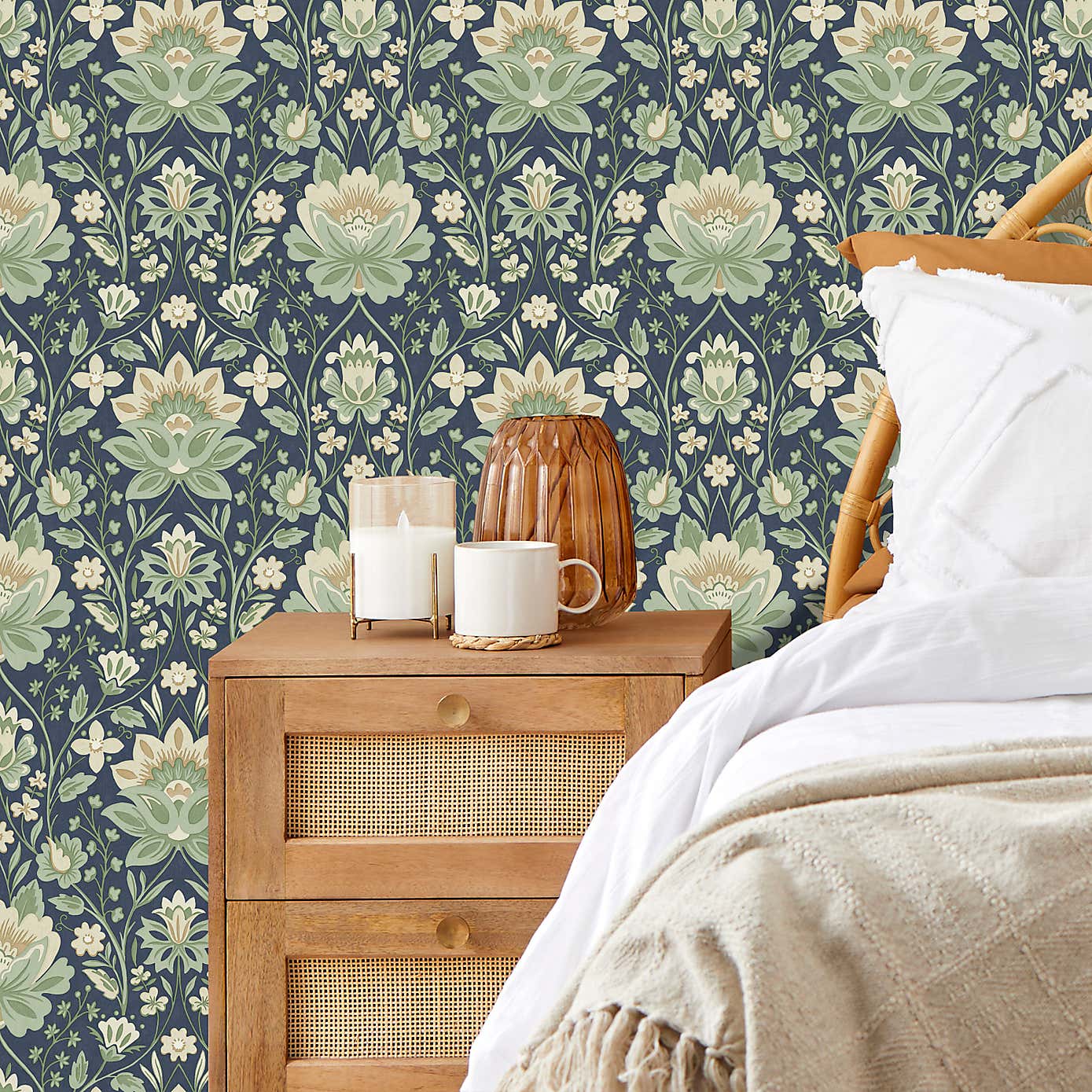 Mirrored Floral Navy Wallpaper