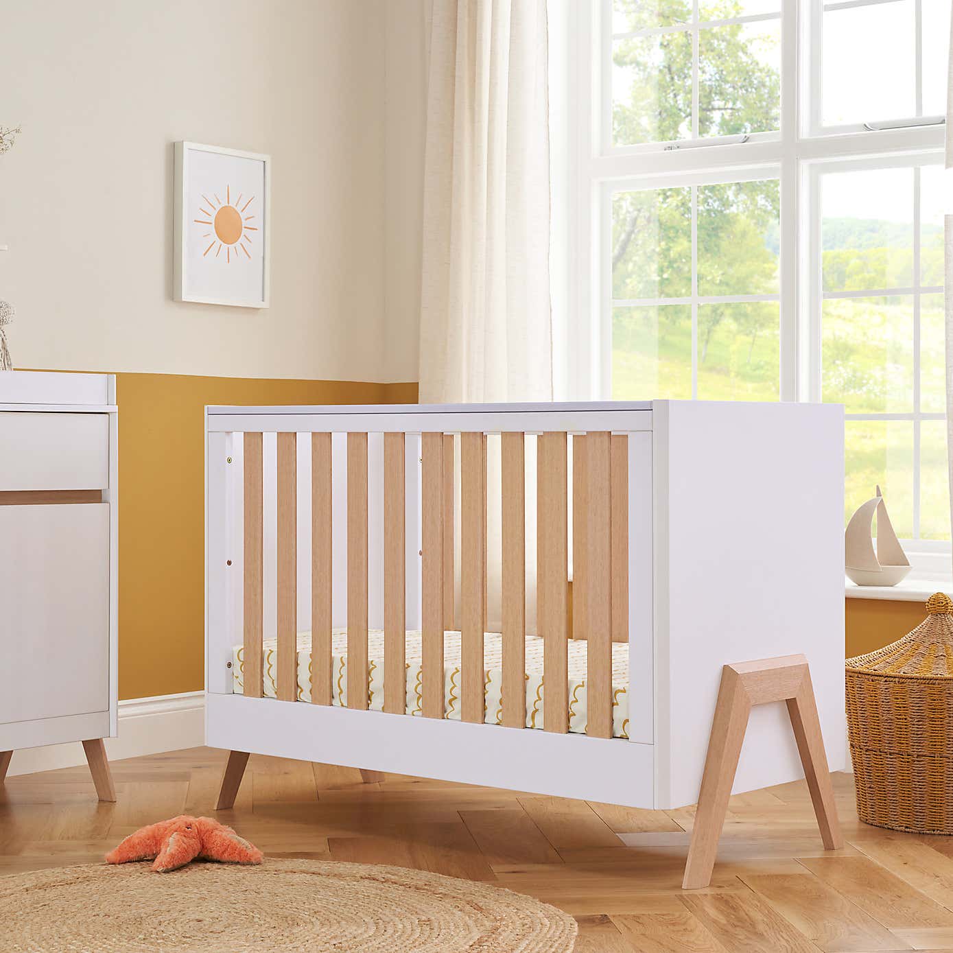Tutti Bambini Fuori Mini Cot Bed
