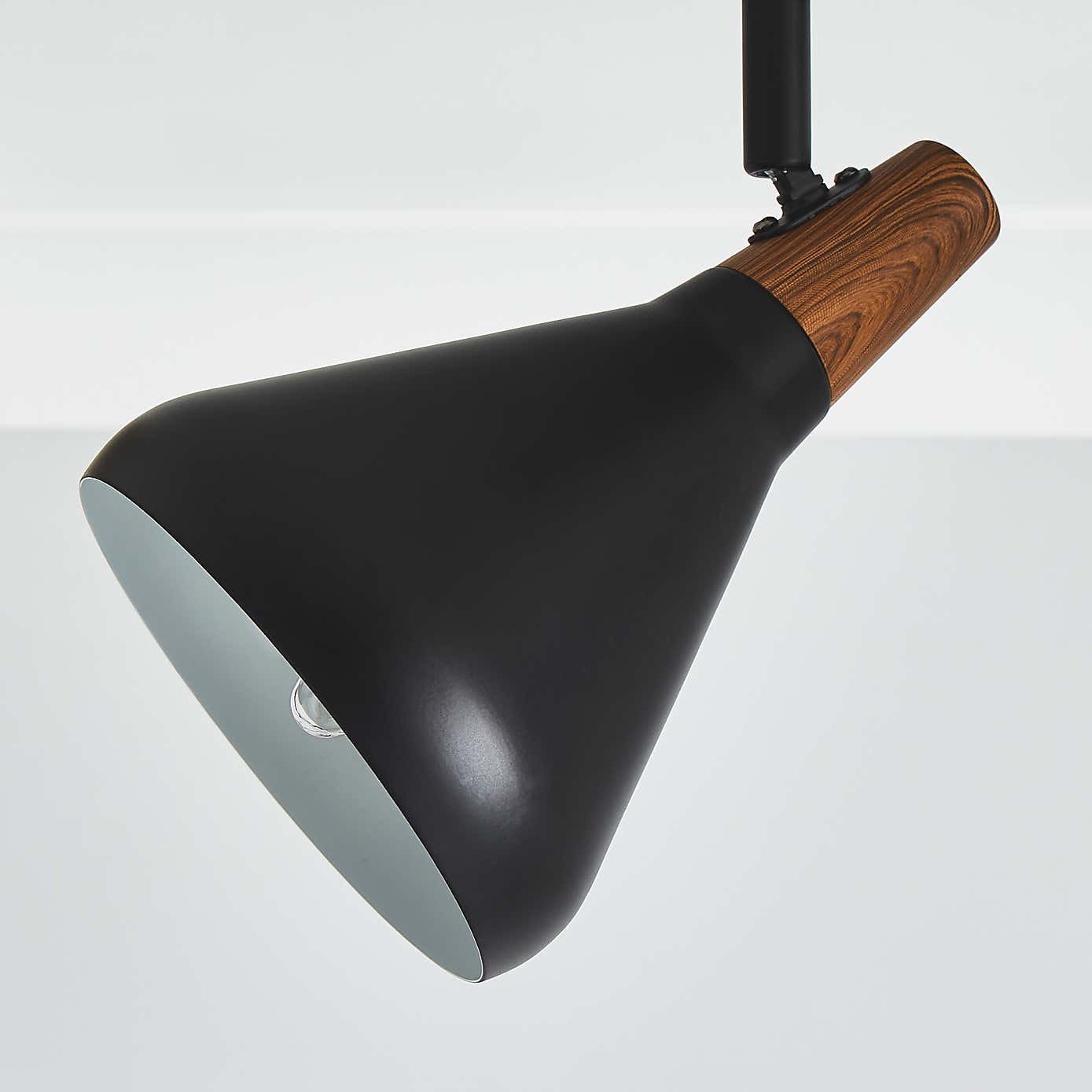 Wolston 4 Light Spotlight Bar