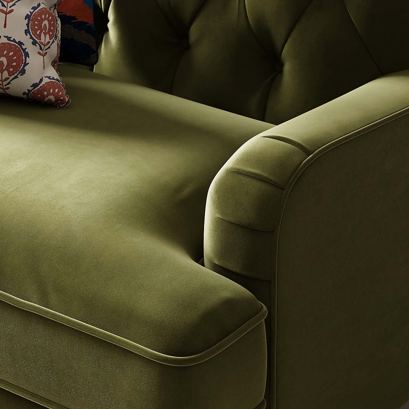 Beatrice Buttoned Velvet Snuggle Chair