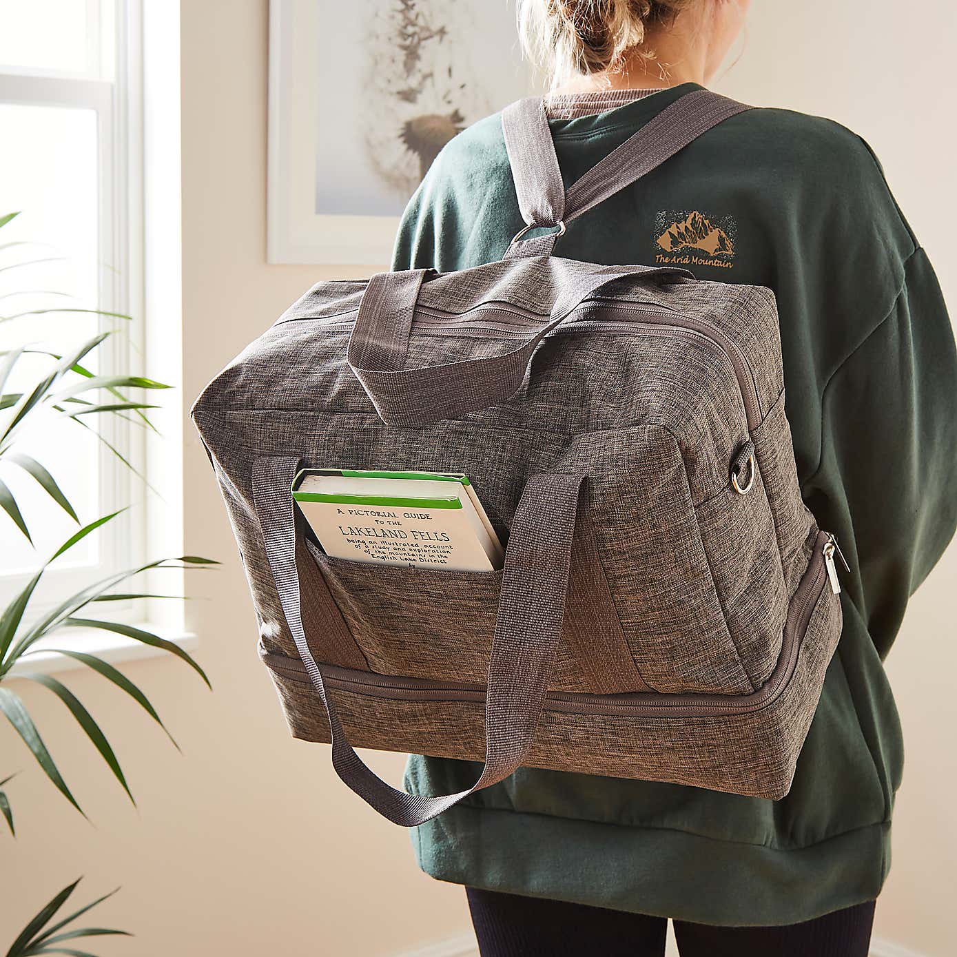 Over Handle Travel Holdall