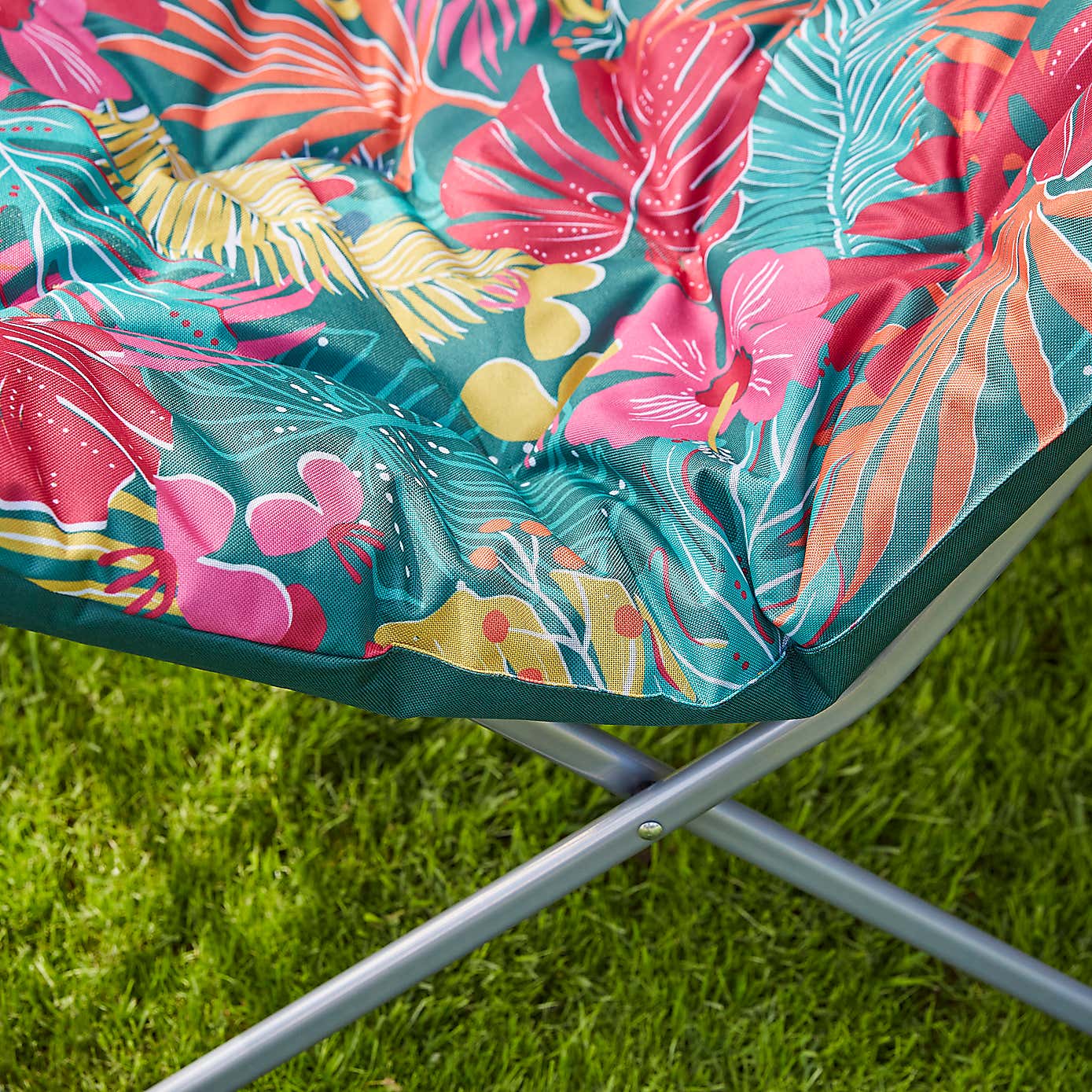 Padded Butterfly Chair, Black