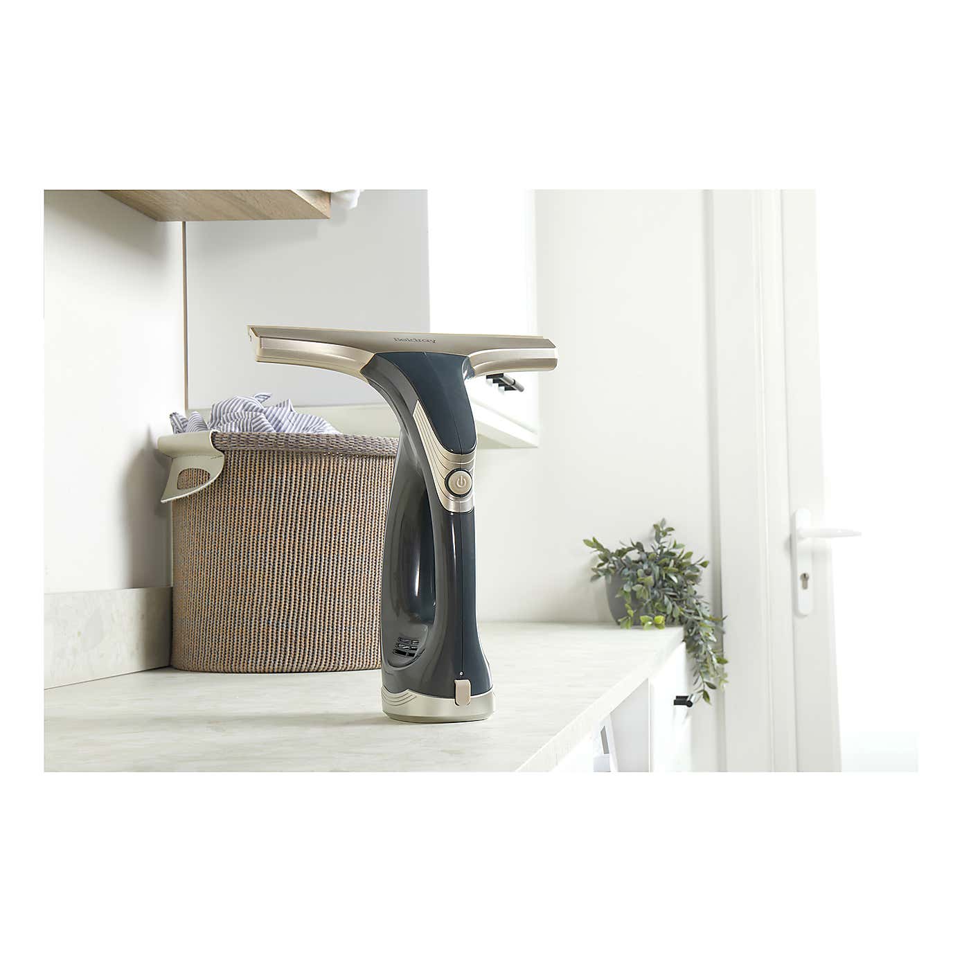 Beldray Window Vacuum