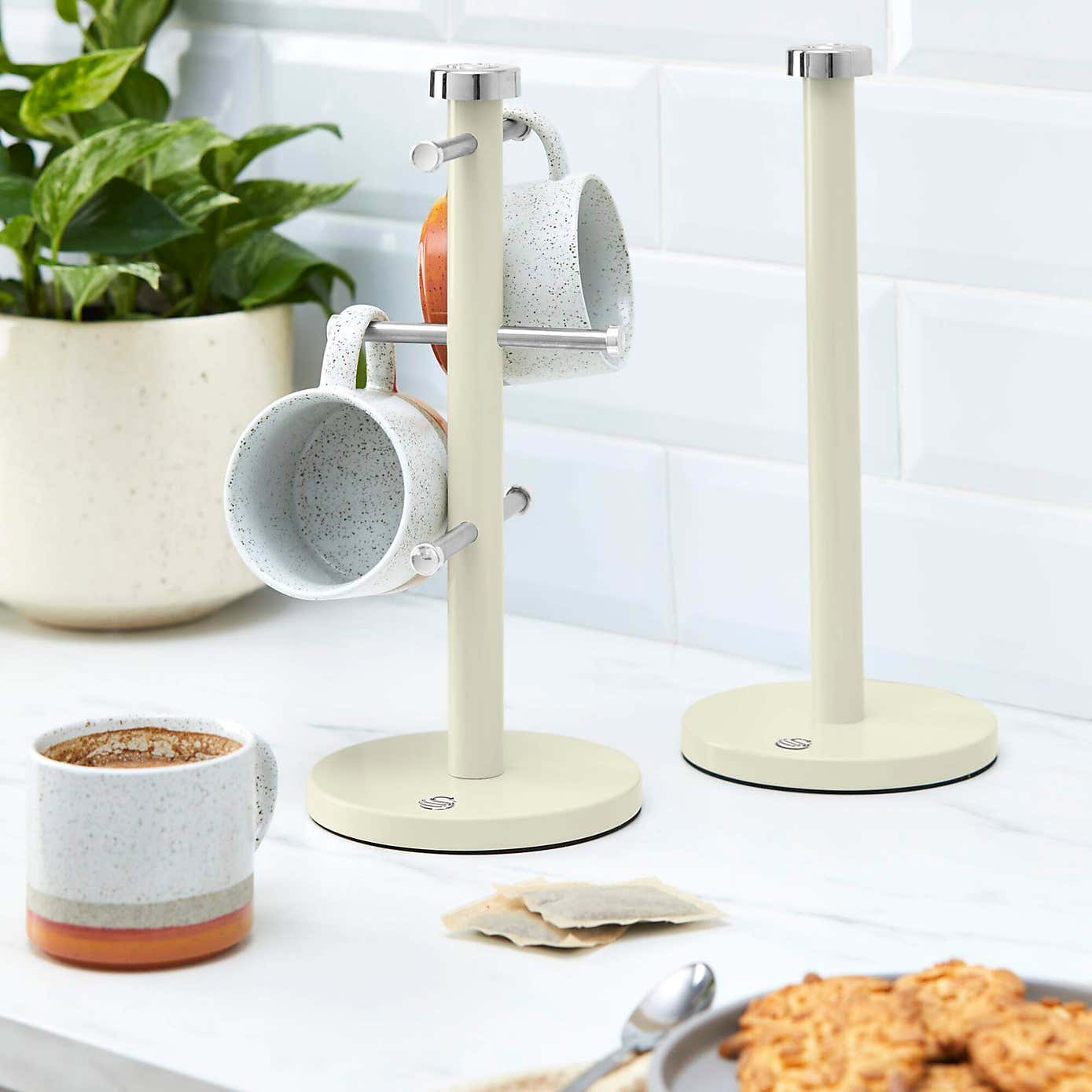 Swan Towel Pole and Mug Tree Set