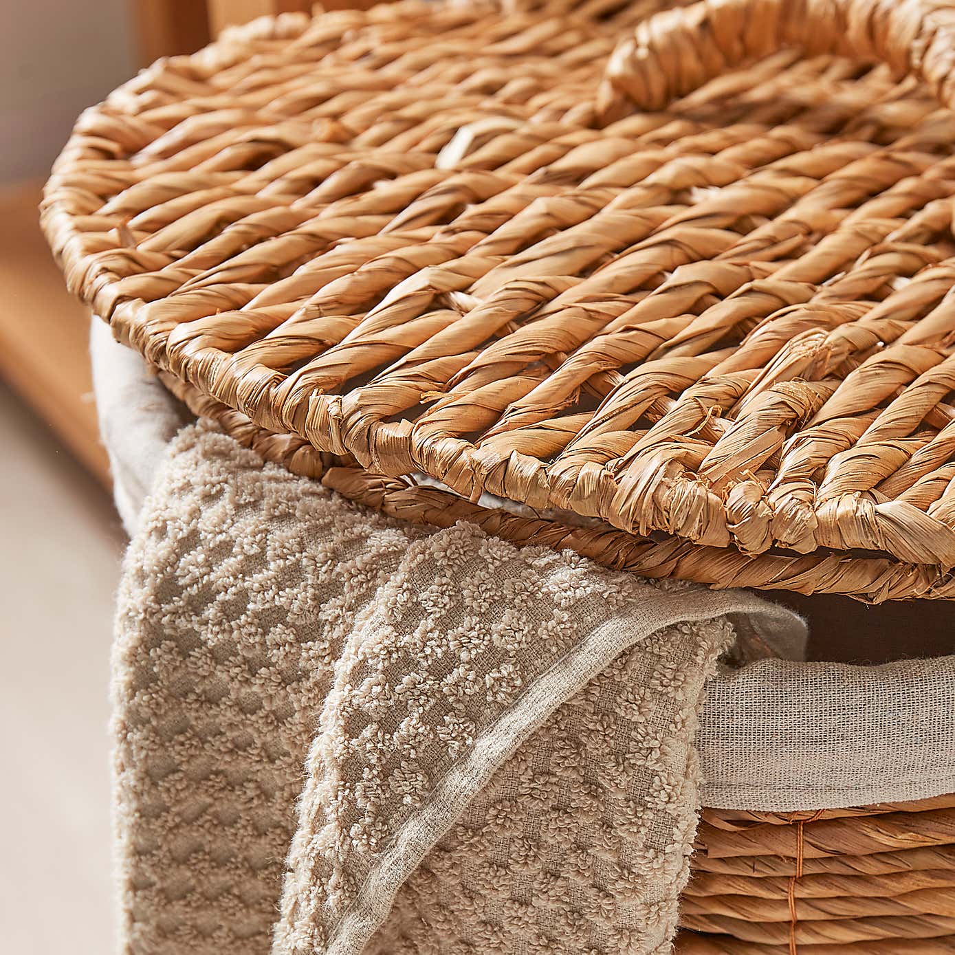 Natural Wicker Laundry Basket