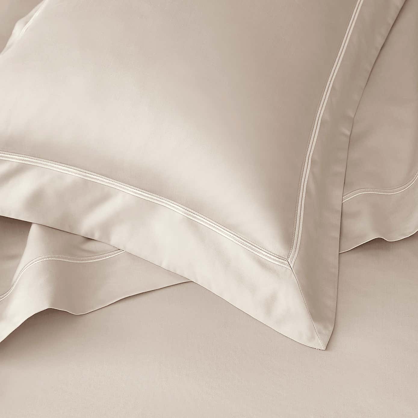 Dorma Cotton Sateen 800 Thread Count Oxford Pillowcase