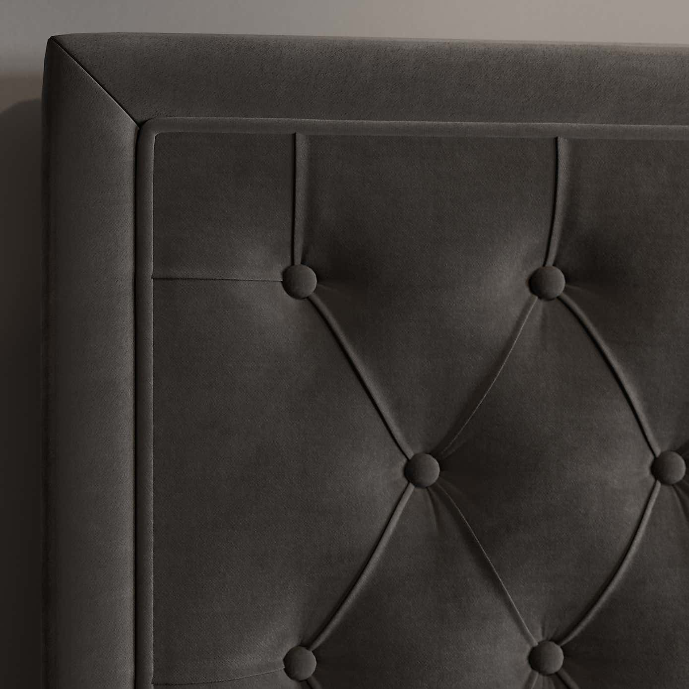 Elodie Buttoned Velvet Bed