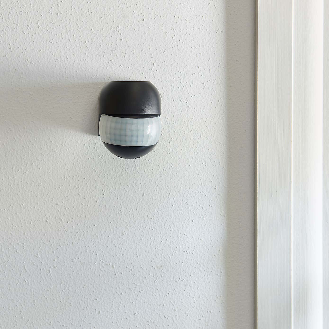 Black PIR Sensor Outdoor Wall Light