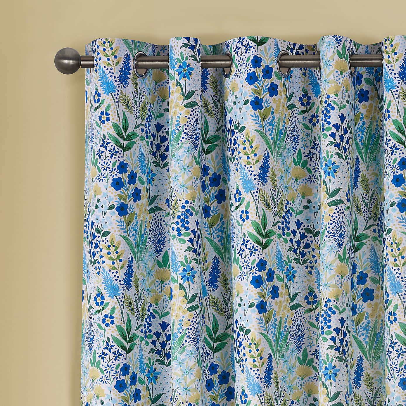 Catherine Lansfield Tilly Floral Reversible Eyelet Curtains
