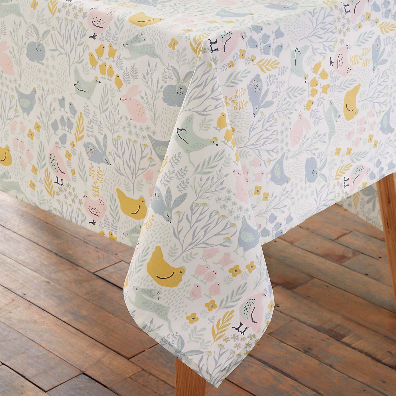 Catherine Lansfield Cottage Friends Tablecloth
