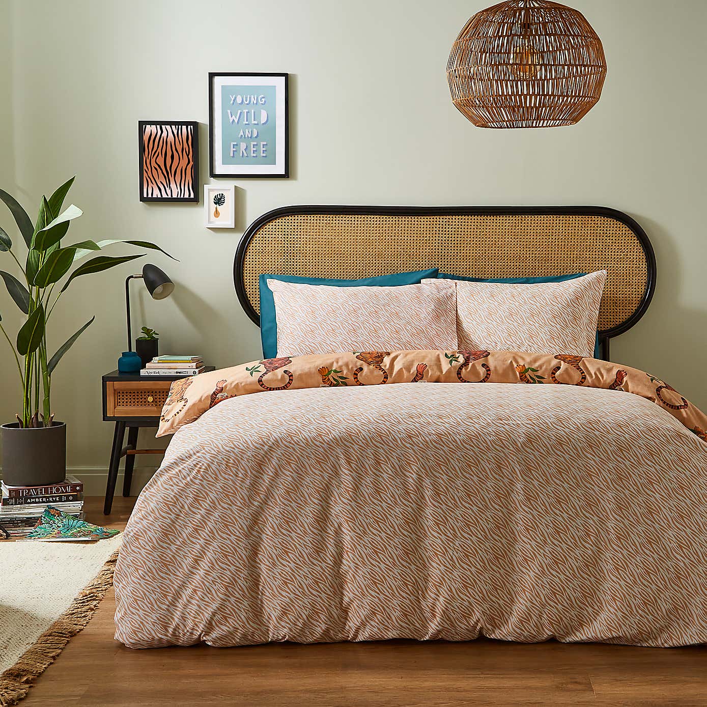 Tiger Foliage Duvet Cover Set