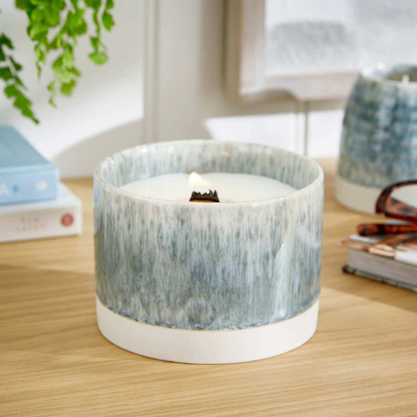 Churchgate Oud and Bergamot Crackle Candle