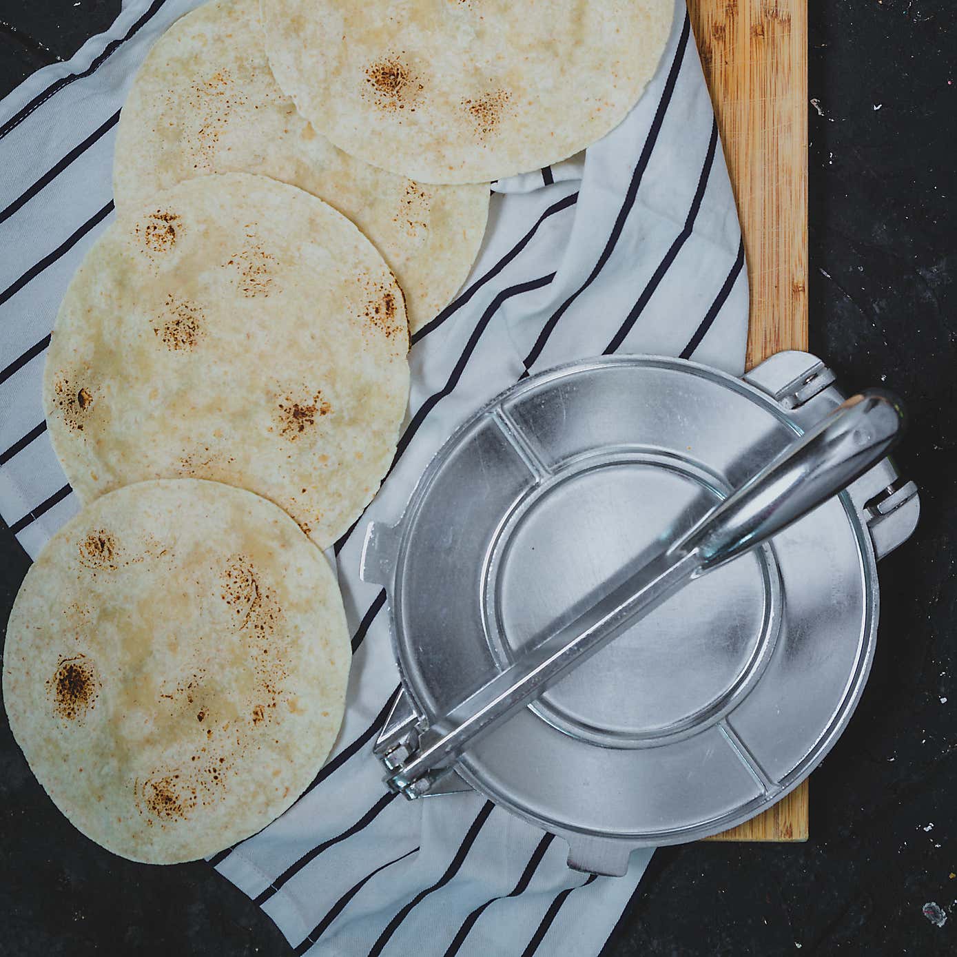 KitchenCraft World of Flavours Tortilla Press