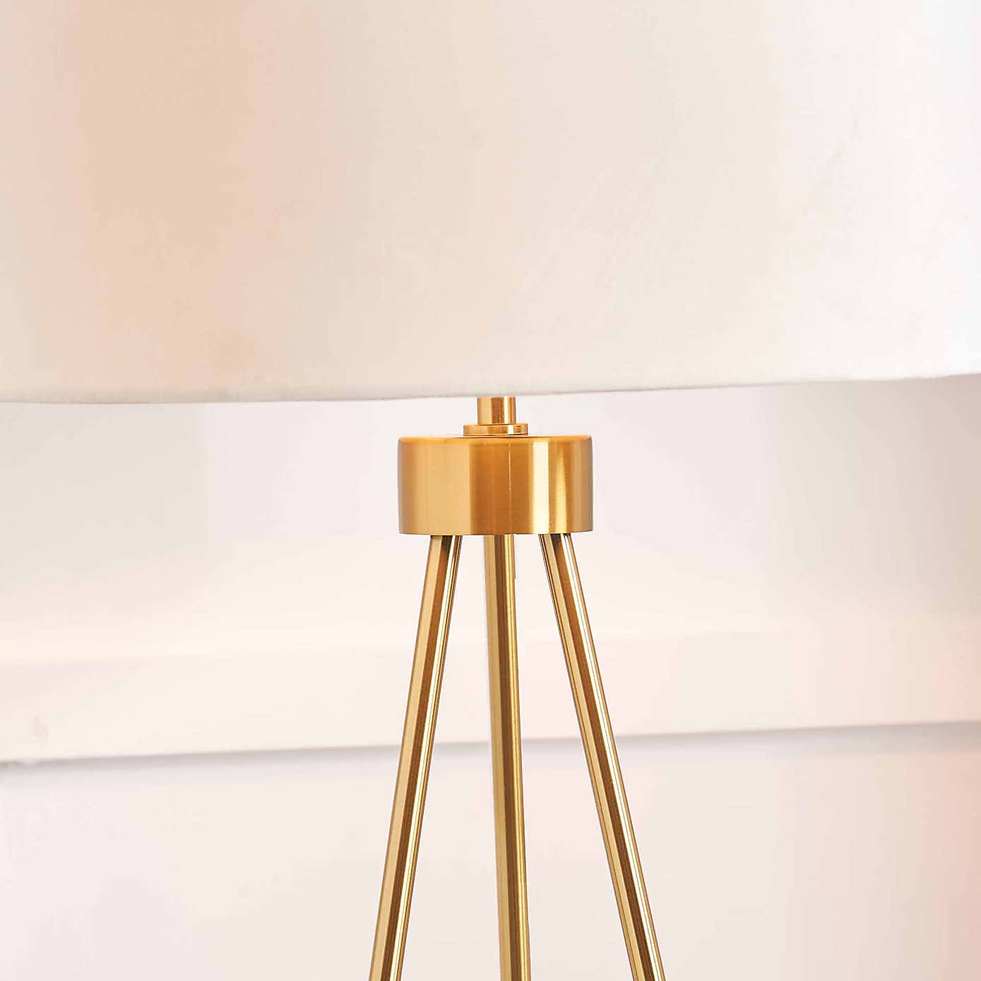Houston Tripod Floor Lamp