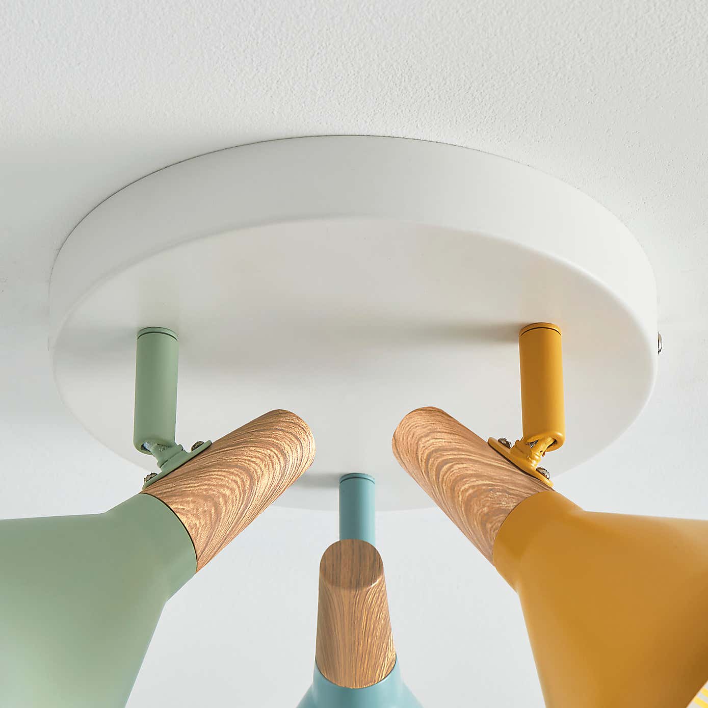 Wolston 3 Light Spotlight