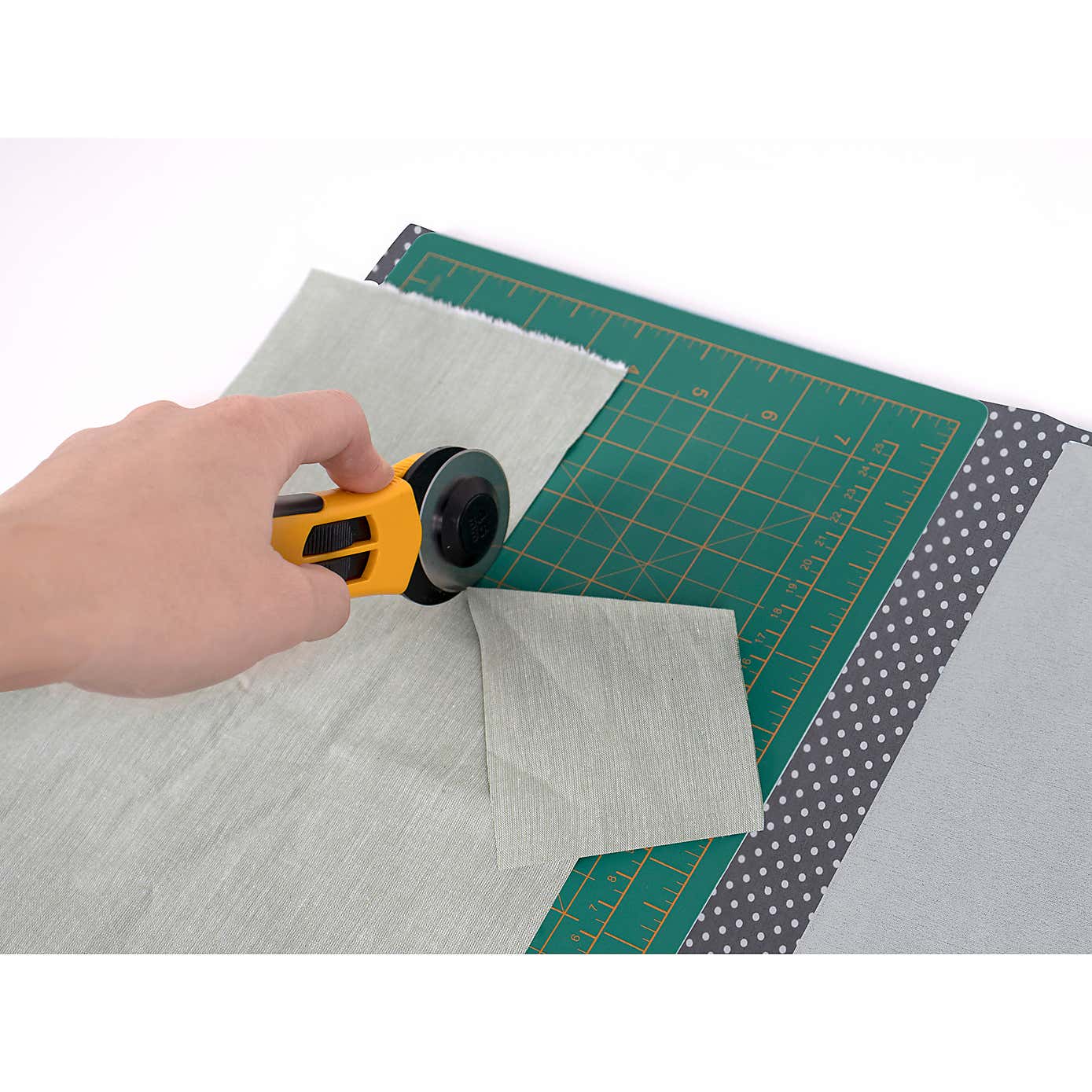 Quilters Multi Mat 30 x 24cm Natural Spot