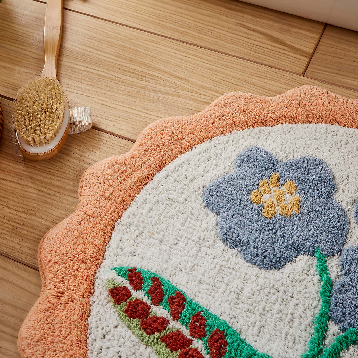 Heart and Soul Floral Round Bath Mat