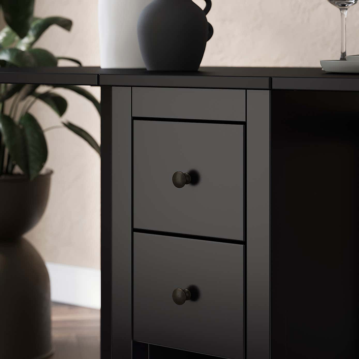 Lynton Extendable Dropleaf Dining Table