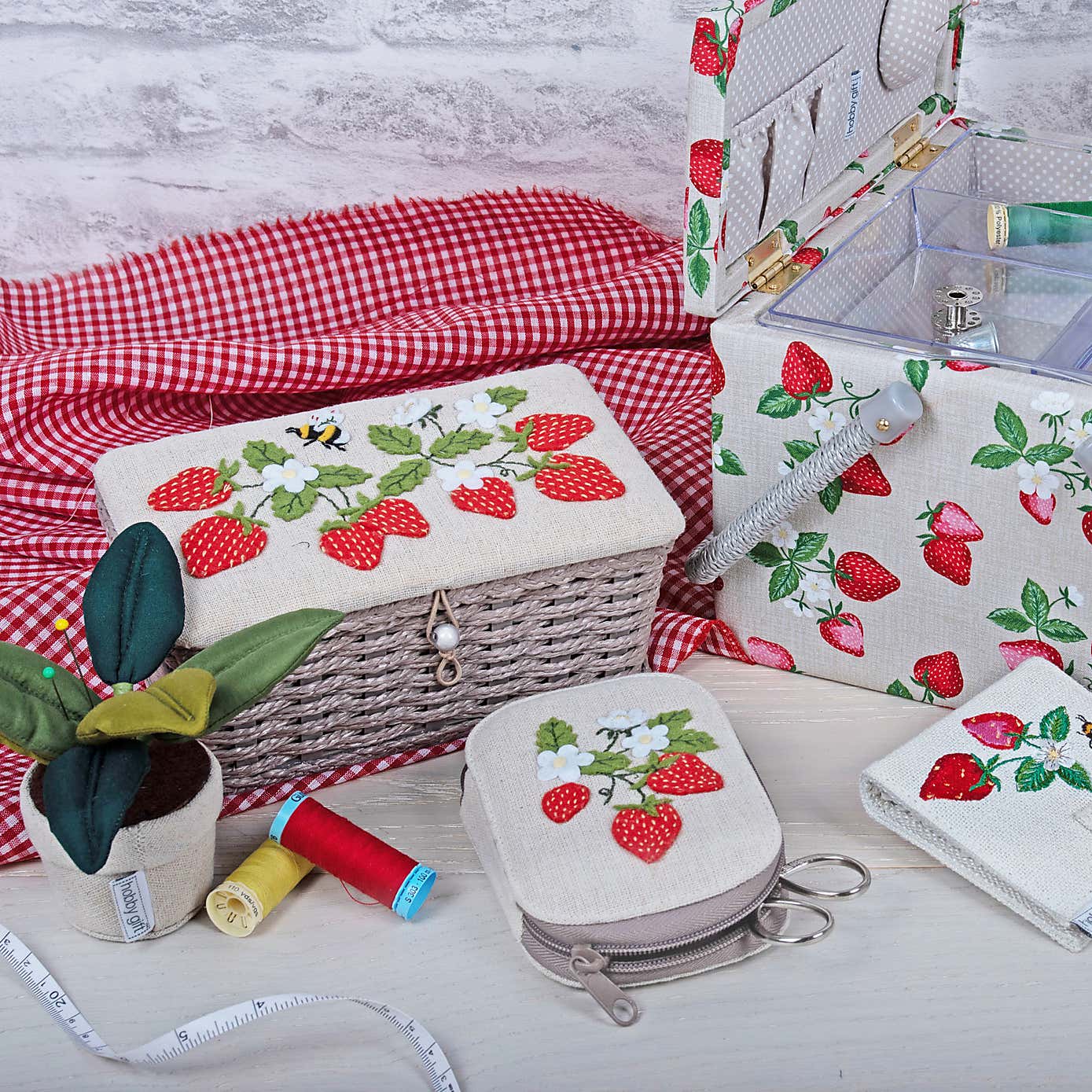 Hobby Gift Strawberry Greenhouse Wicker Sewing Basket