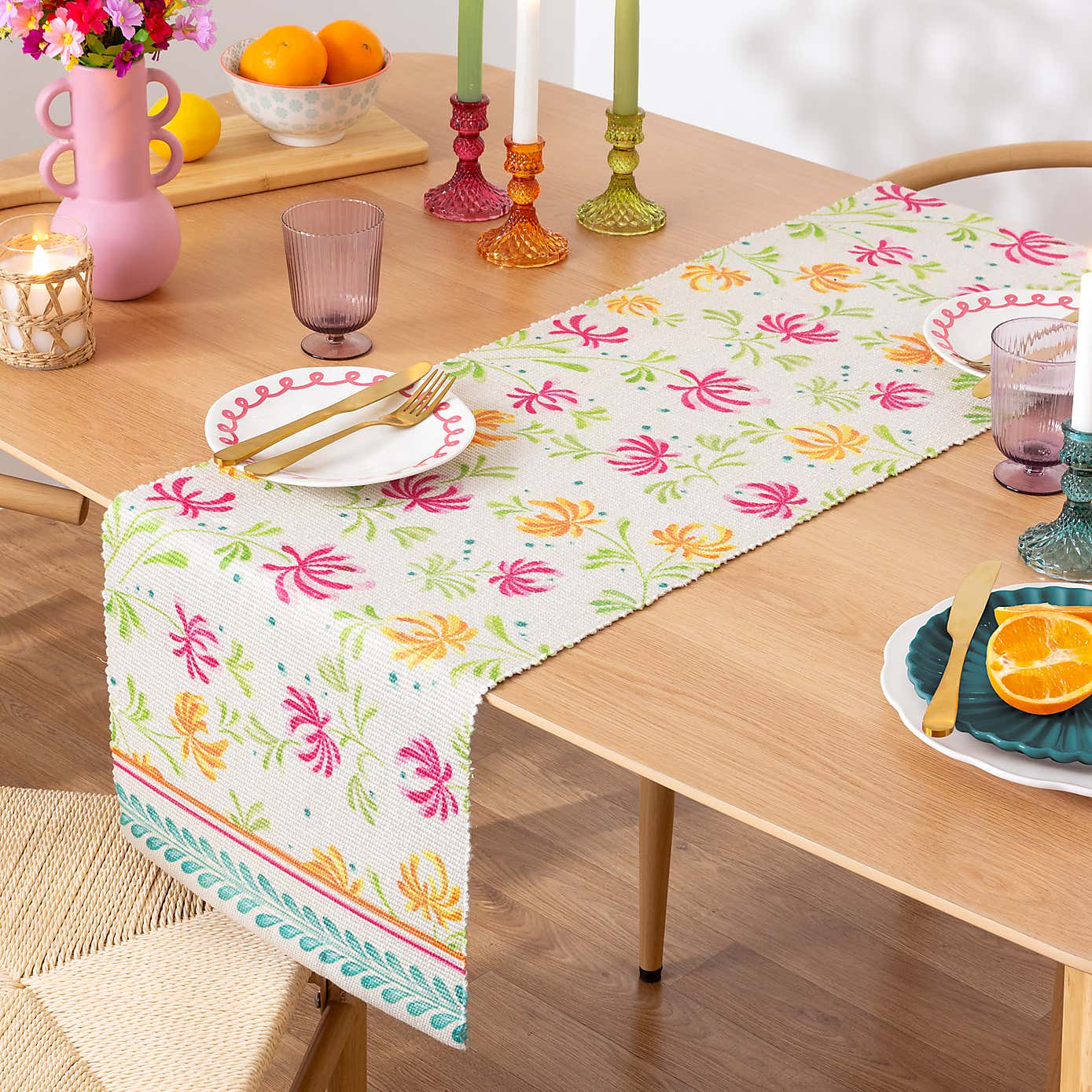 furn. Honeysuckle Table Runner
