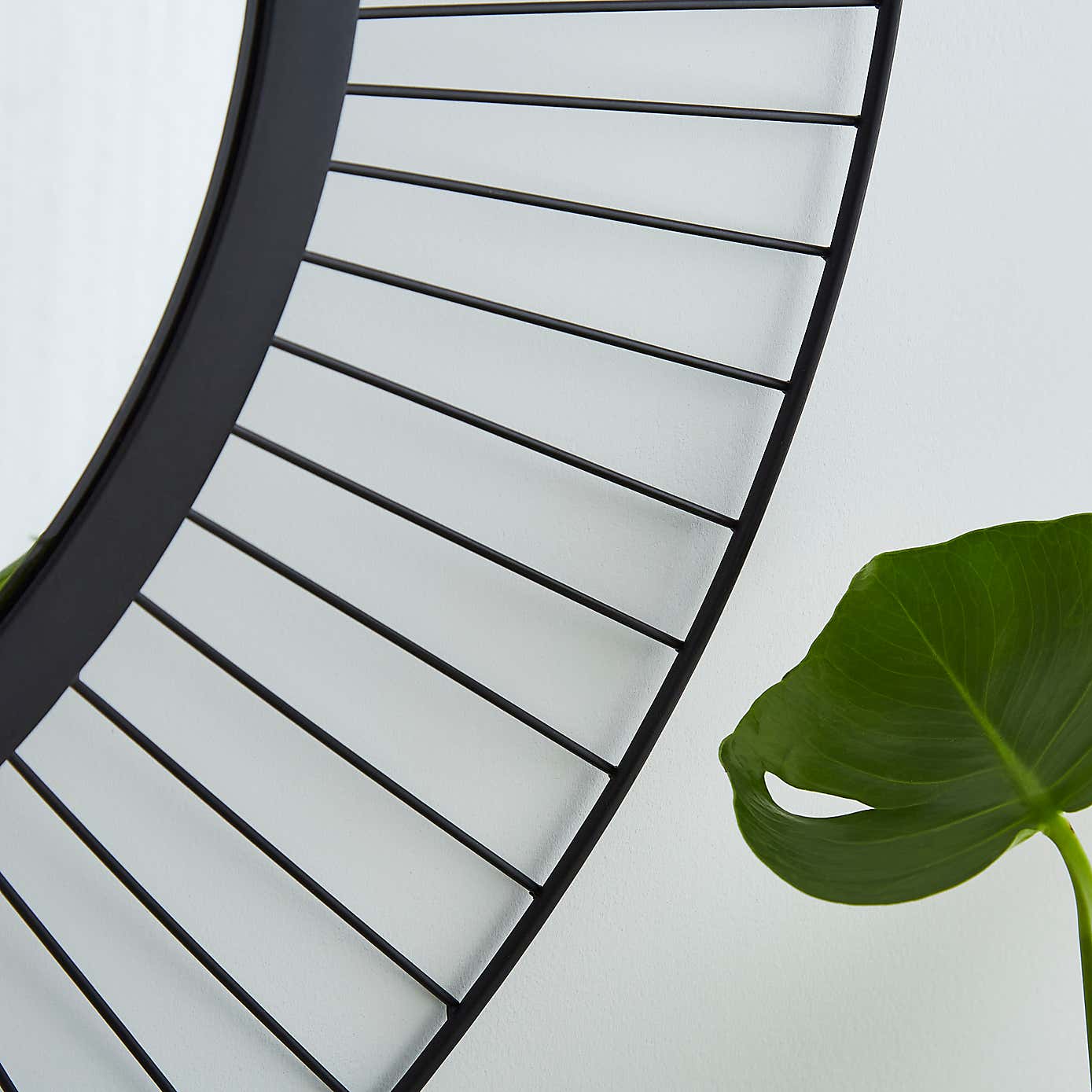 Wire Round Indoor Outdoor Wall Mirror