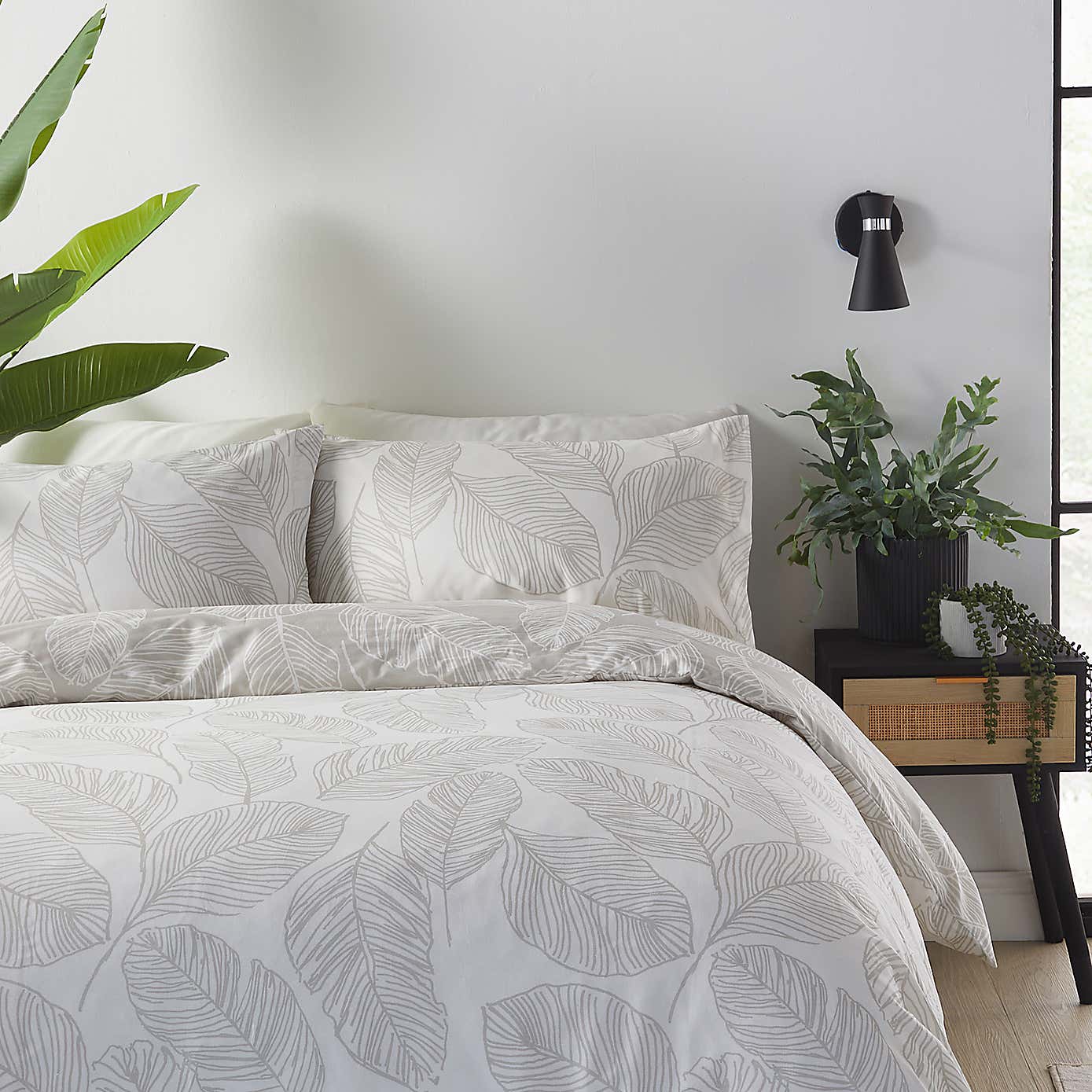 Fusion Matteo Reversible Duvet Cover and Pillowcase Set