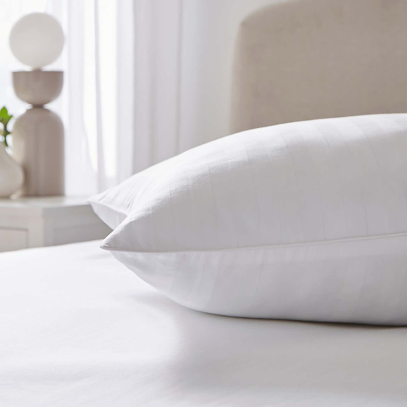 Hotel Luxury Cotton AA Kingsize Pillow