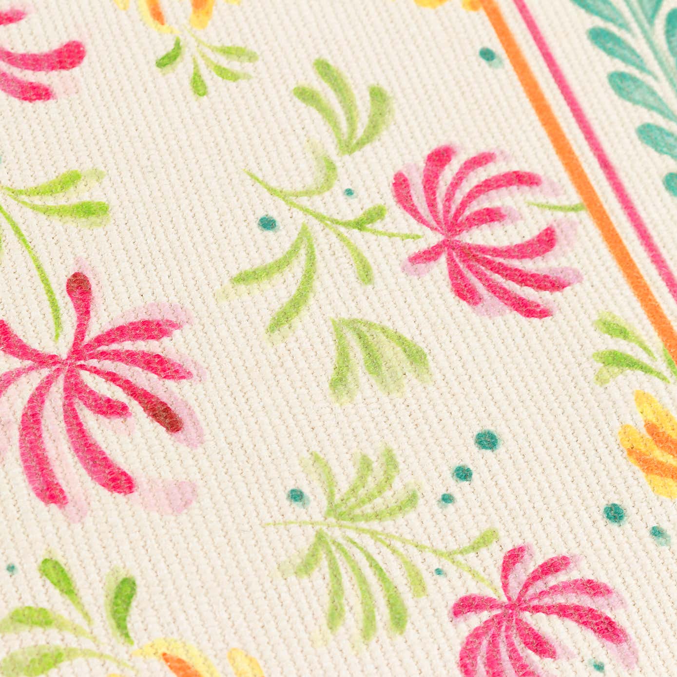 furn. Honeysuckle Table Runner