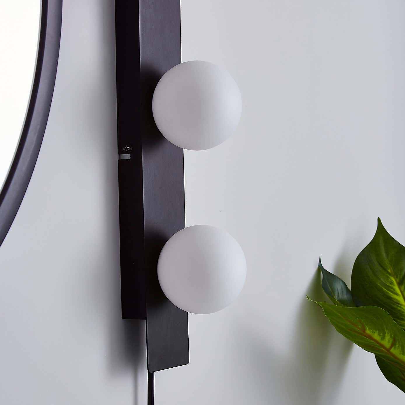 Coco Hollywood Mirror Light Bar