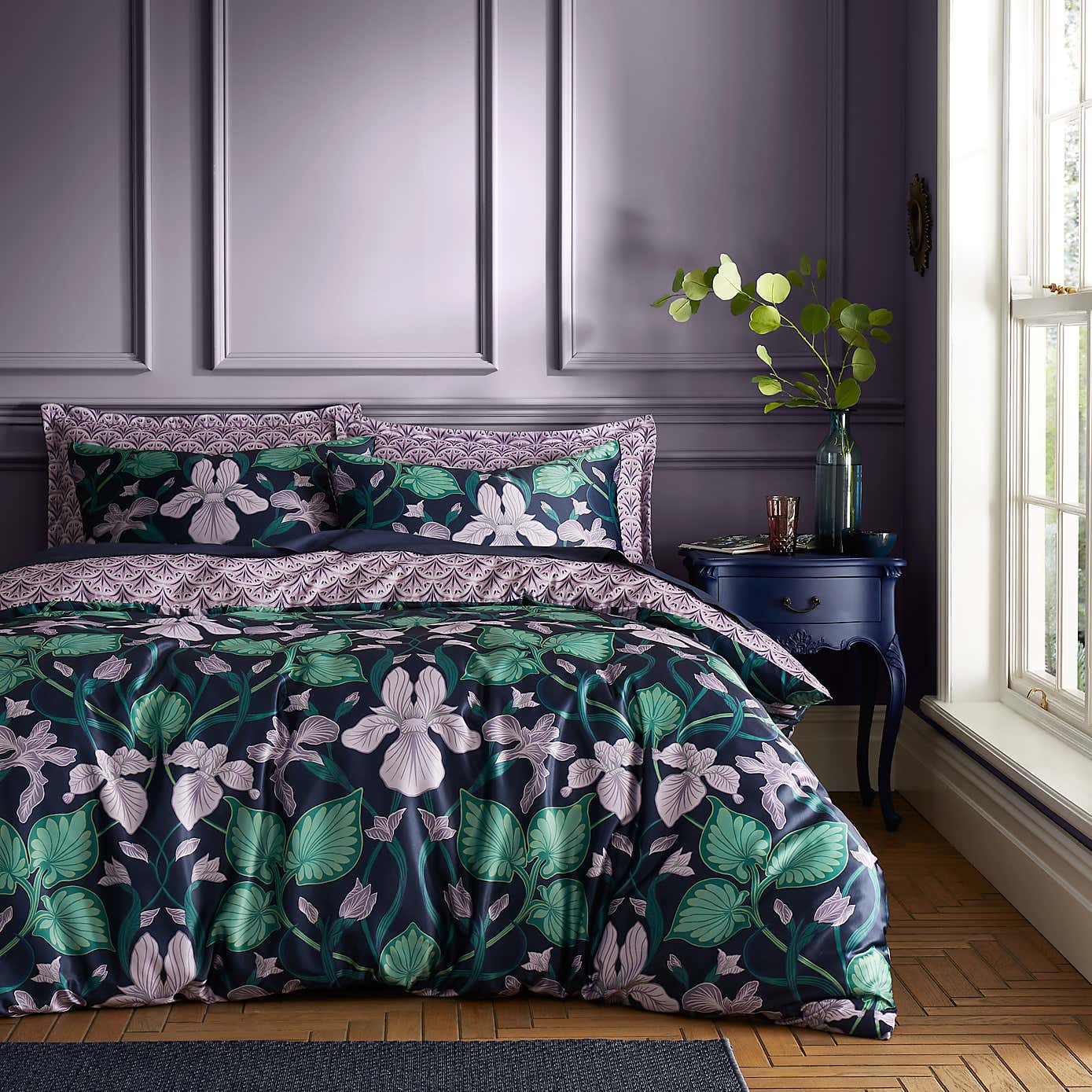 Nouveau Iris Duvet Cover and Pillowcase Set