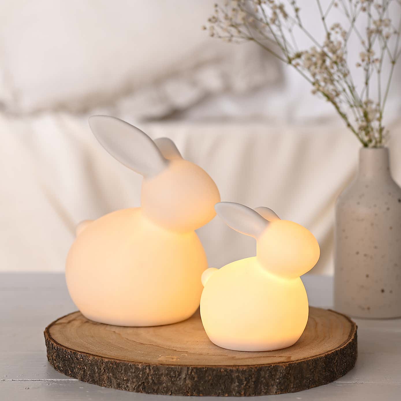 Eggs-traordinary Ceramic Bunny LED Light