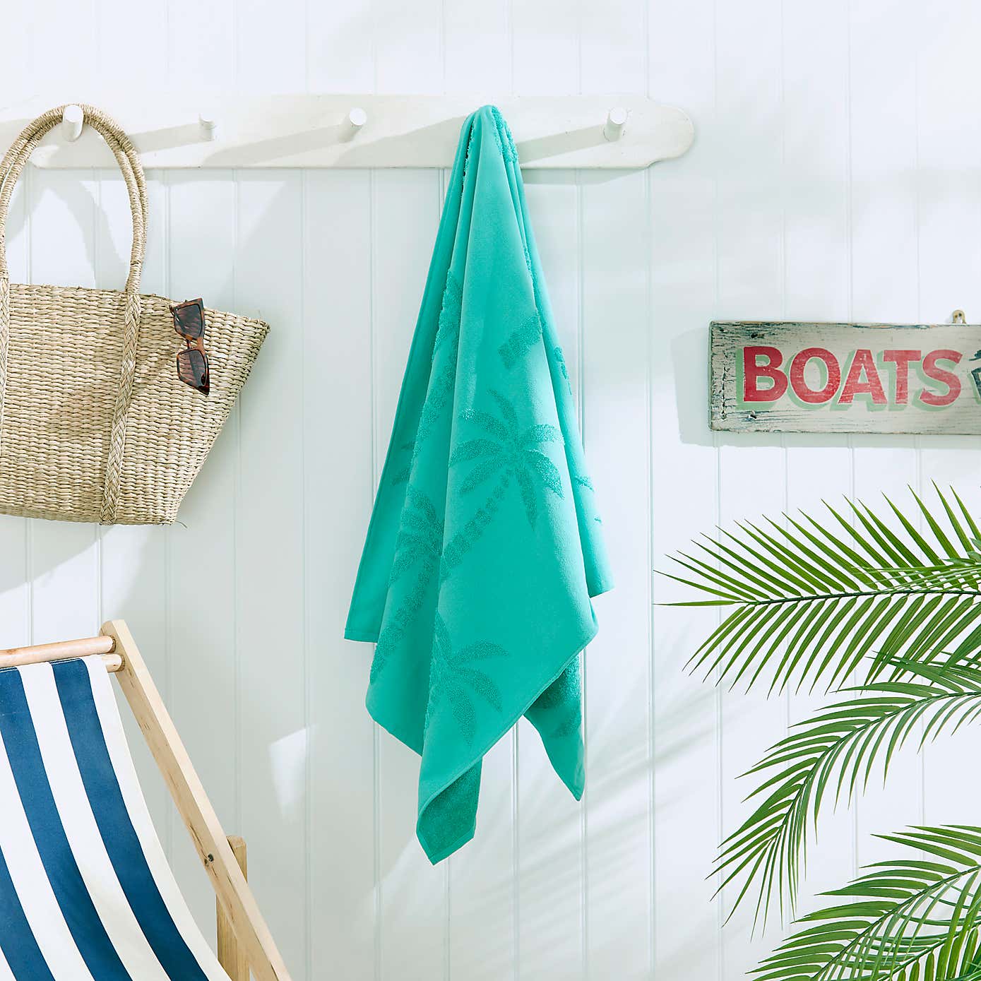 Palm Tree Tufted Cotton Beach Towel