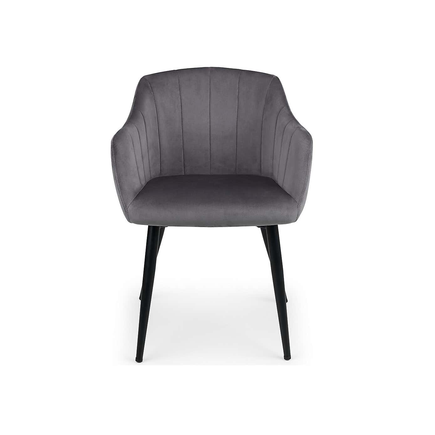 Berwick Round Dining Table with 4 Hobart Chairs