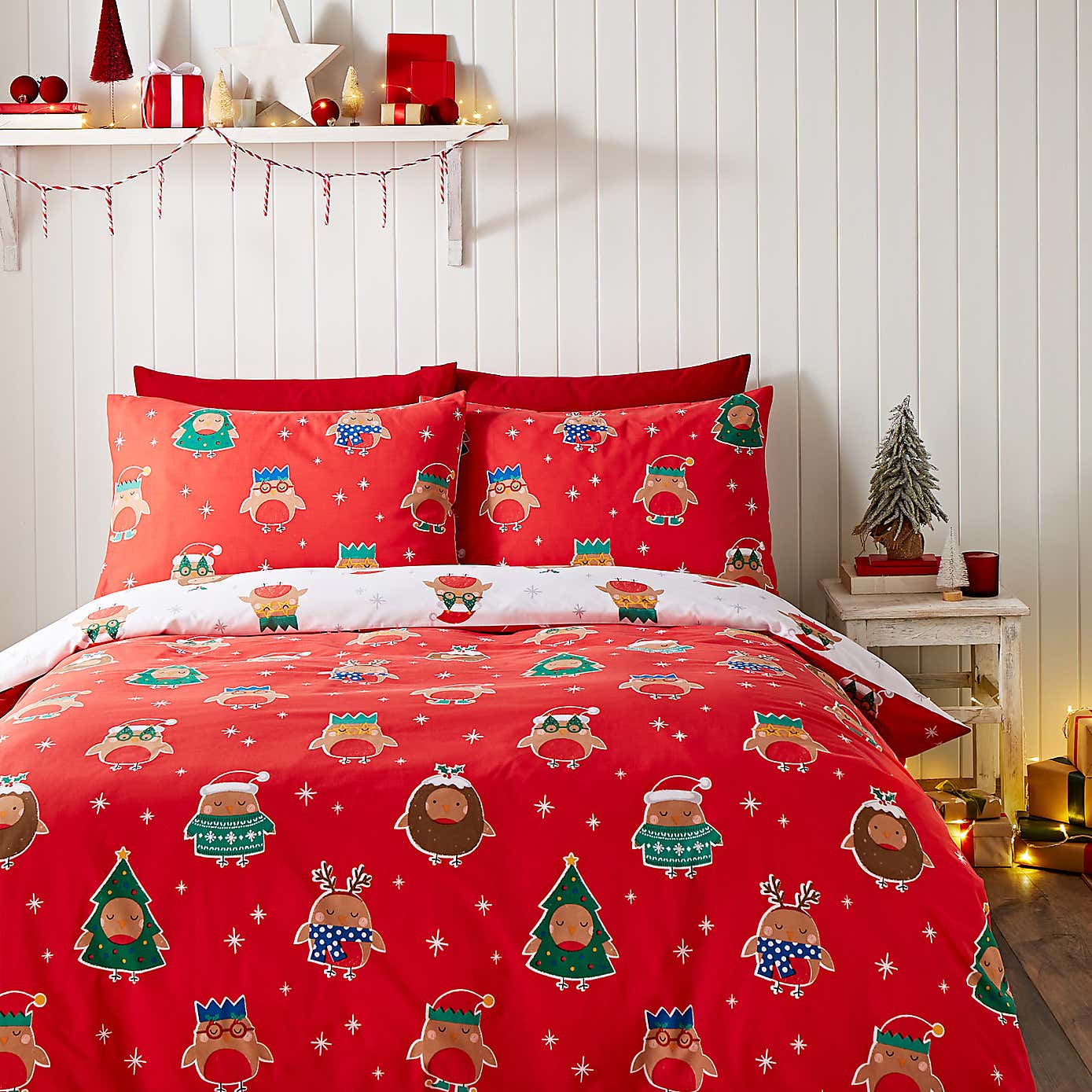 Catherine Lansfield Party Robins Duvet Cover and Pillowcase Set