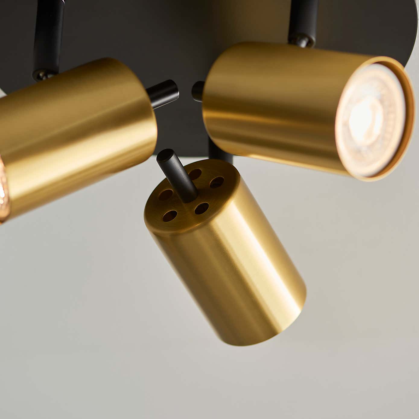 Carter 3 Light Spotlight