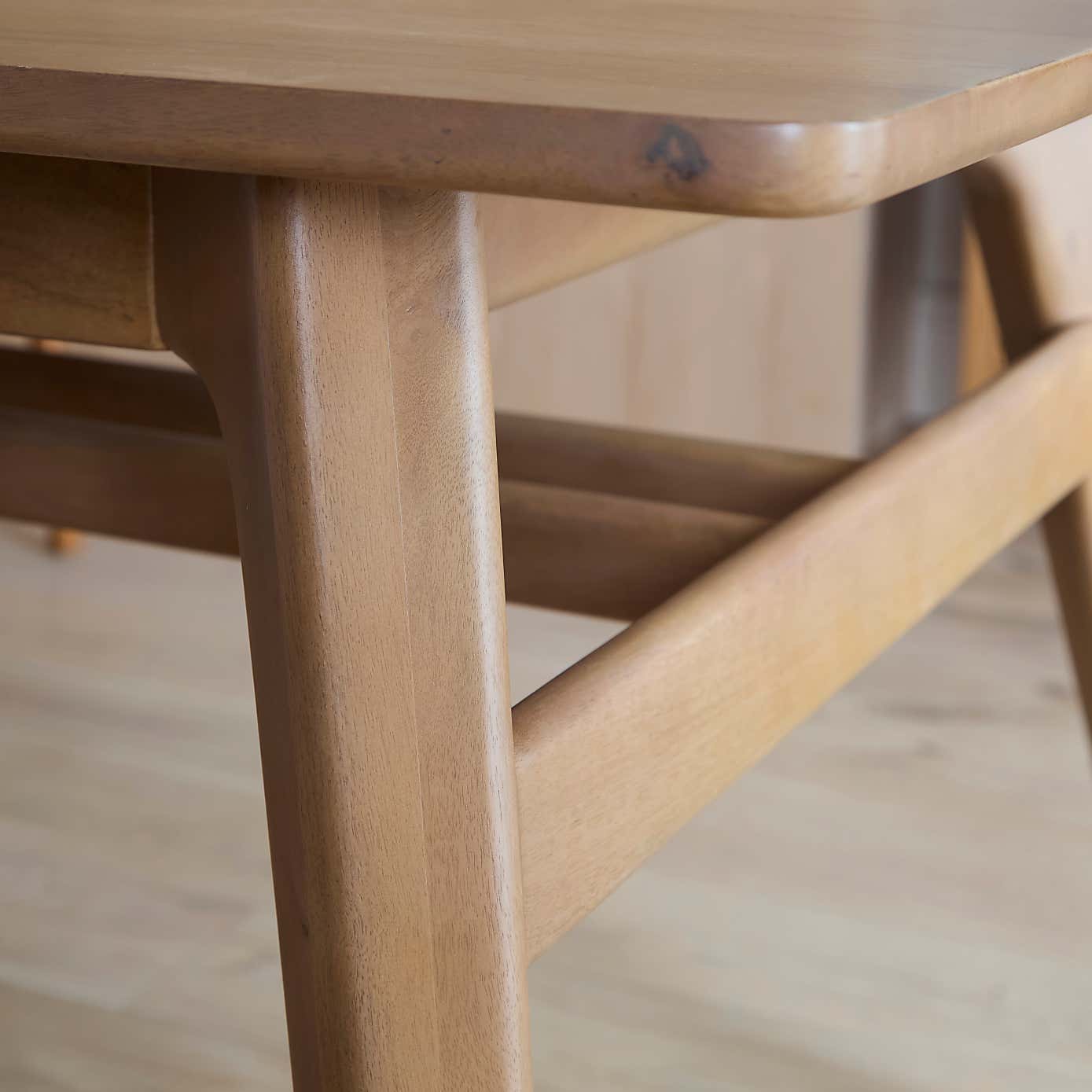 Olsson 4-6 Seater Rectangular Extending Dining Table