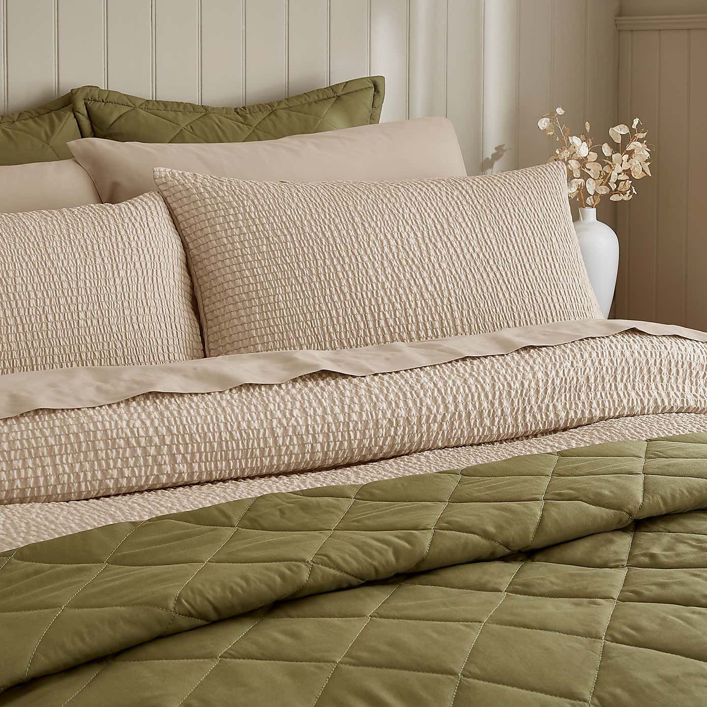 Larken Seersucker Duvet Cover and Pillowcase Set