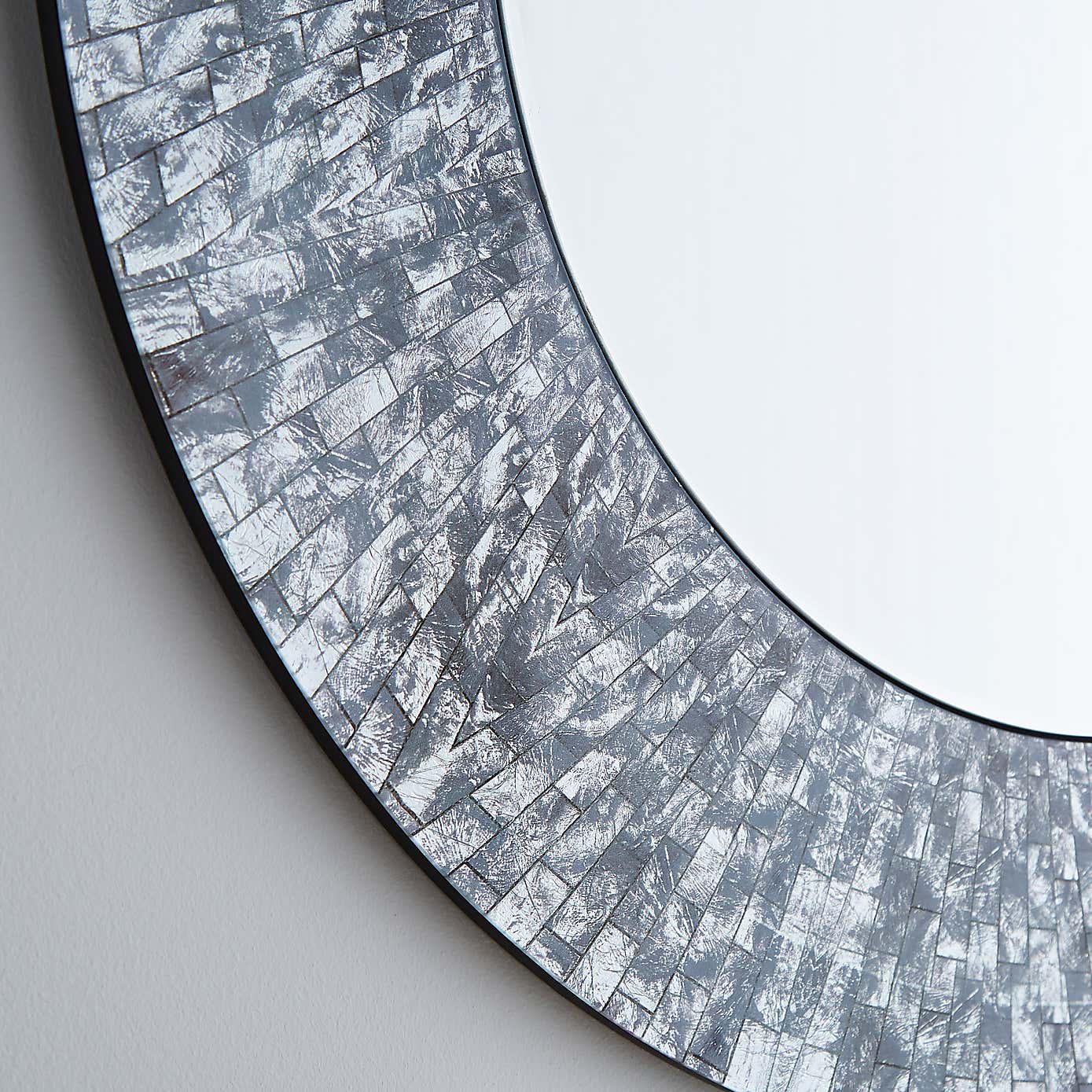 Luxe Tiled Round Wall Mirror