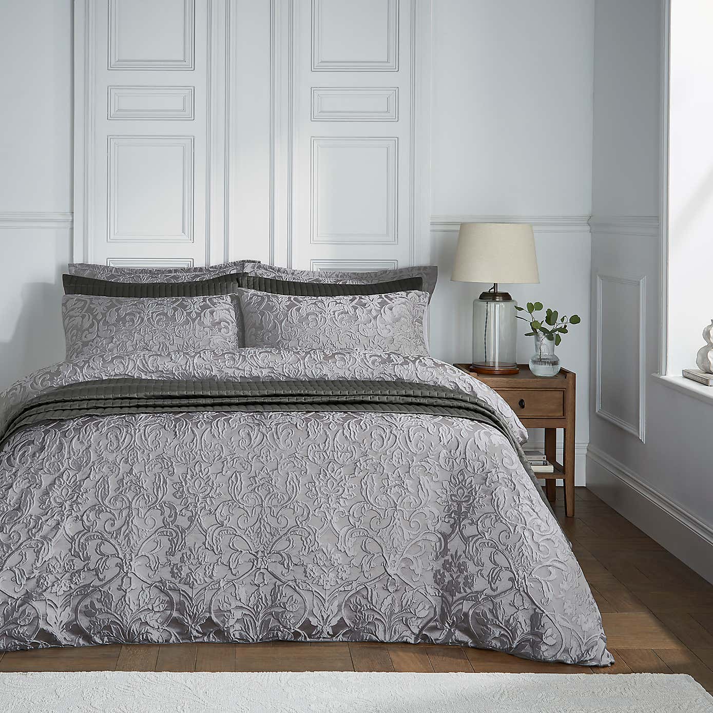 Presley Damask Jaquard Duvet Cover and Pillowcase Set