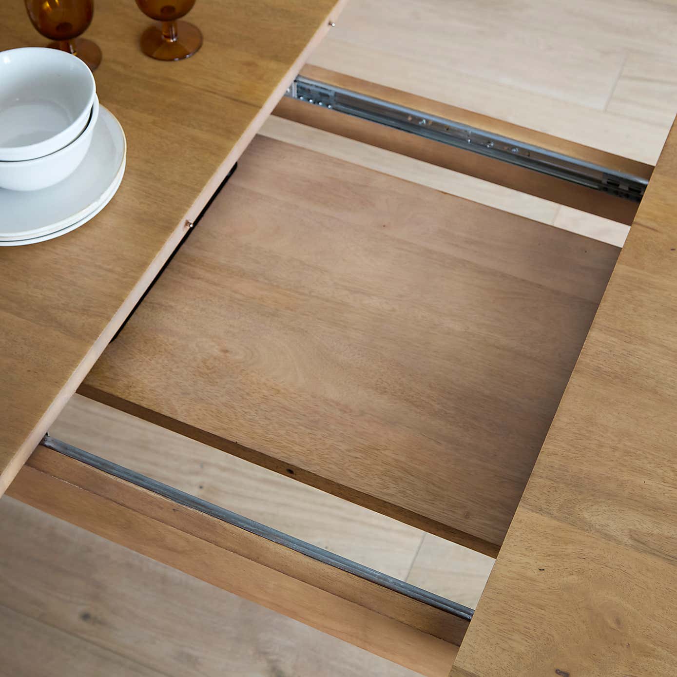 Olsson 4-6 Seater Rectangular Extending Dining Table