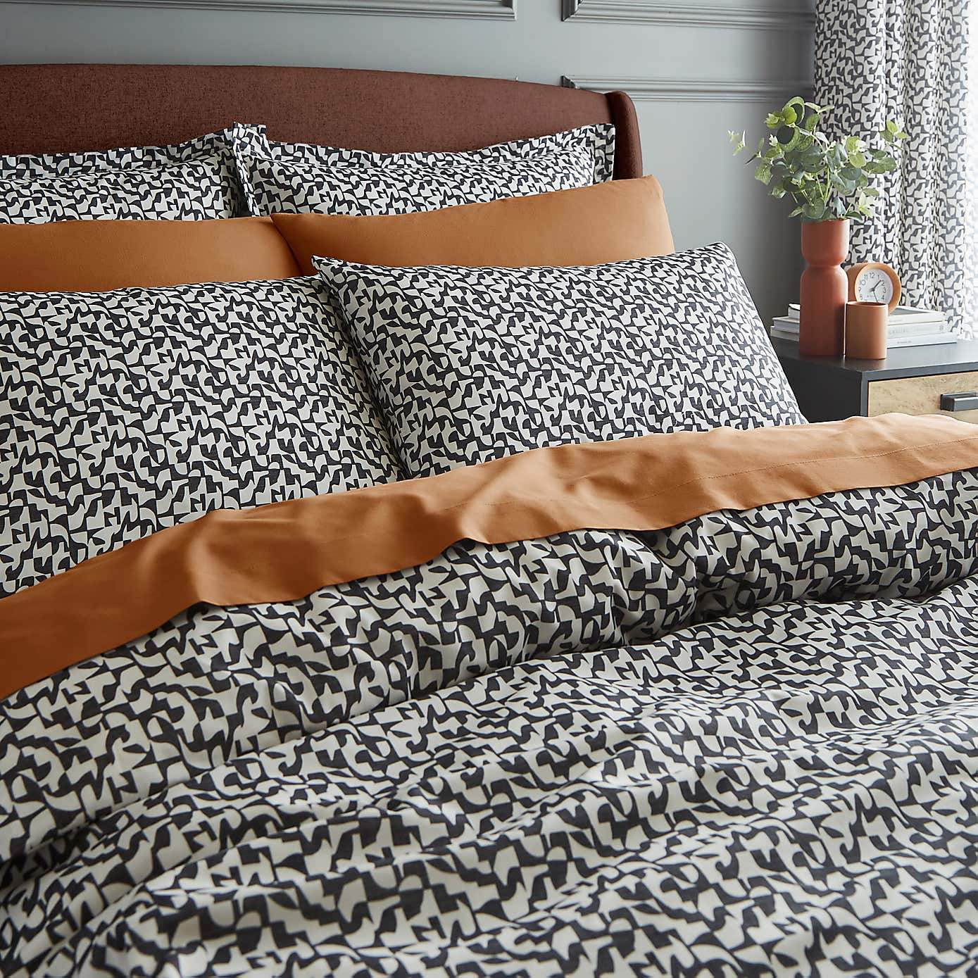 Valter Mino Geometric Duvet Cover & Pillowcase Set