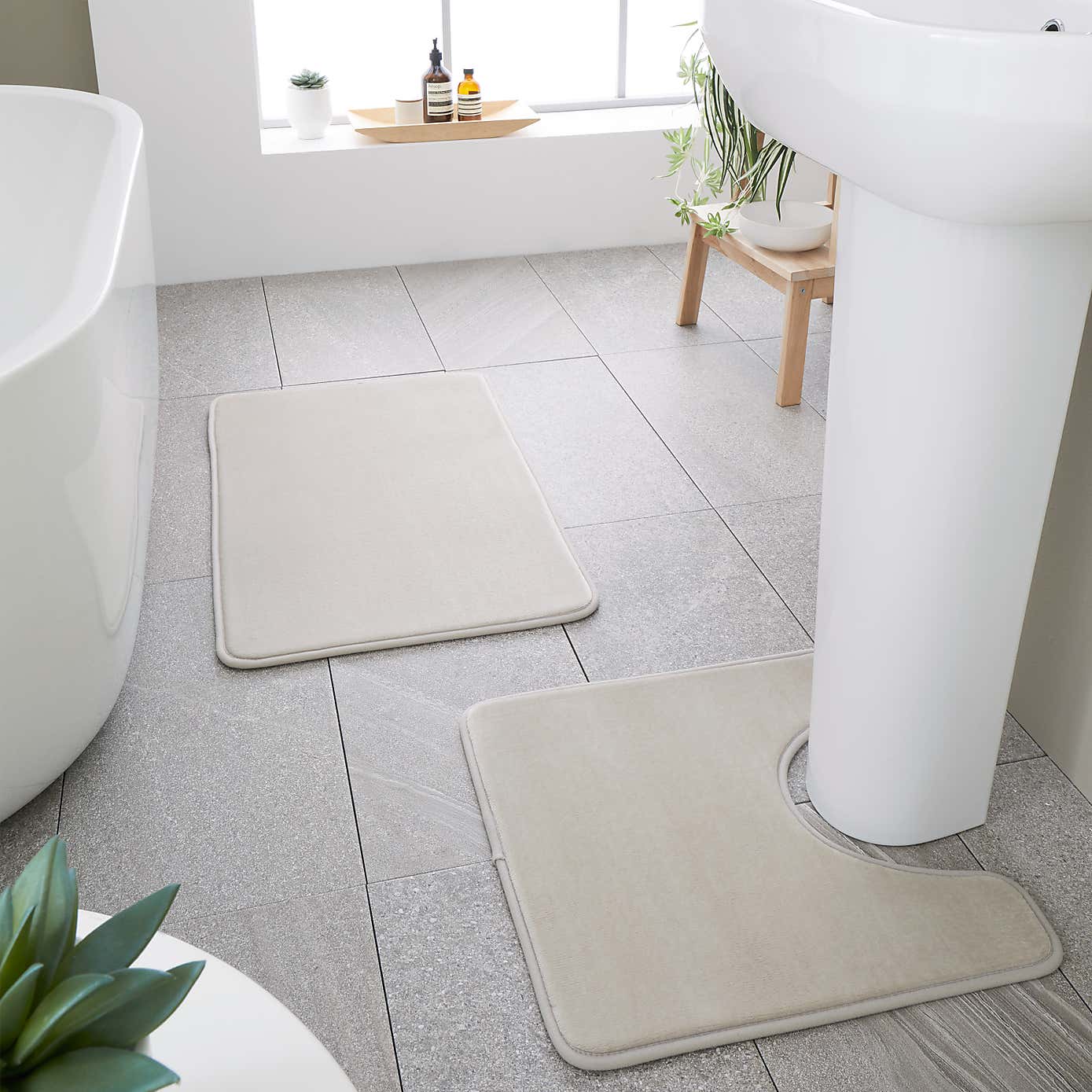 Catherine Lansfield Anti Bacterial Memory Foam Bath Mat and Pedestal Mat