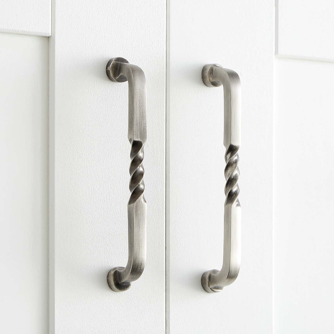Set of 2 Twisted 18cm Door Handle