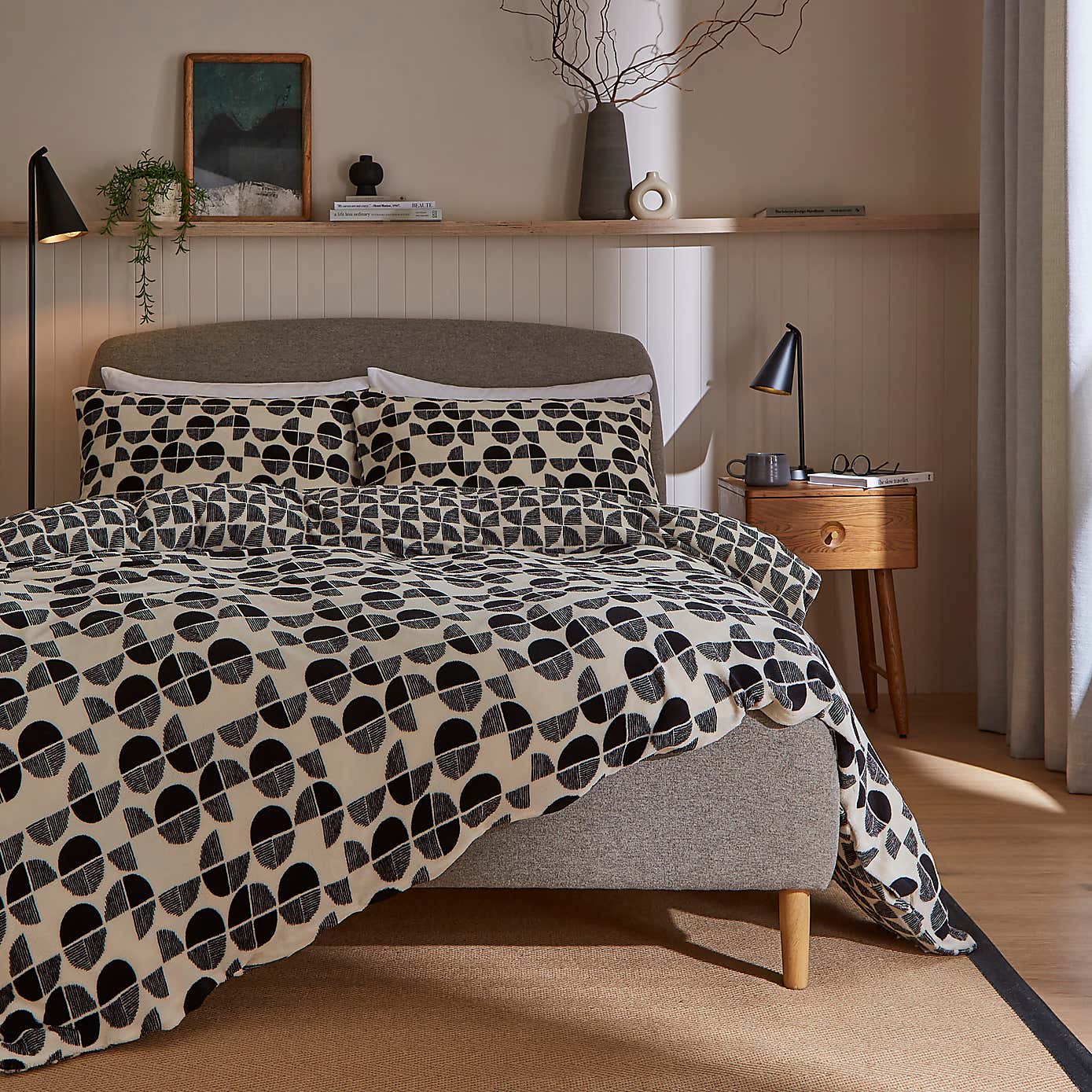 Mono Circles Fleece Duvet Cover and Pillowcase Set