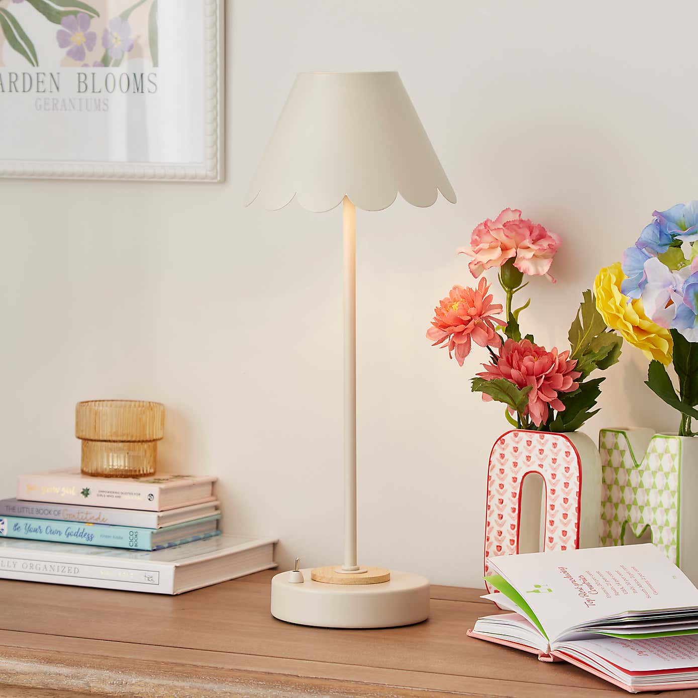 Remi Rechargeable Table Lamp