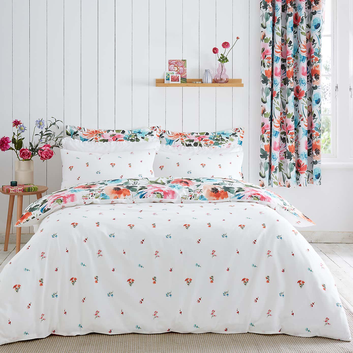 Malin Summer Blooms Multicoloured Duvet Cover and Pillowcase Set
