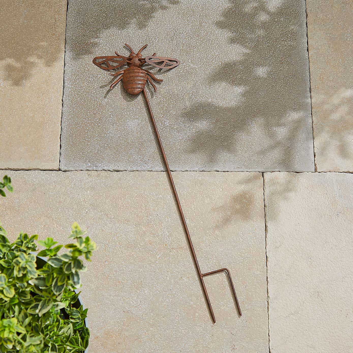 Rusted Iron Bee Stake