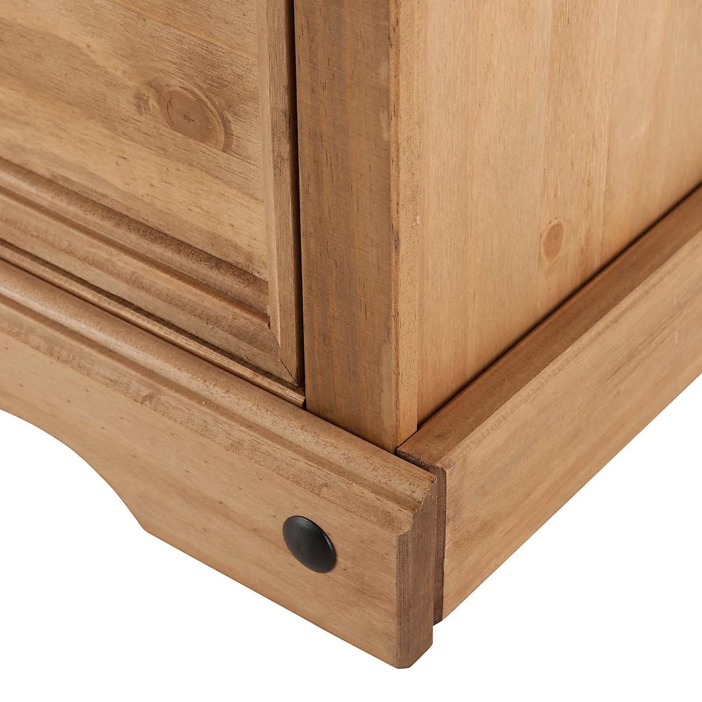 Corona Merchant Chest